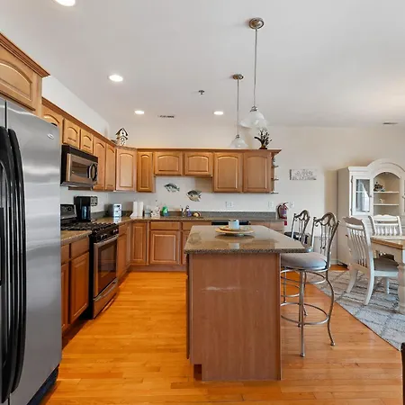 3 Bedroom Condo With Ocean Views At The Royal Crest